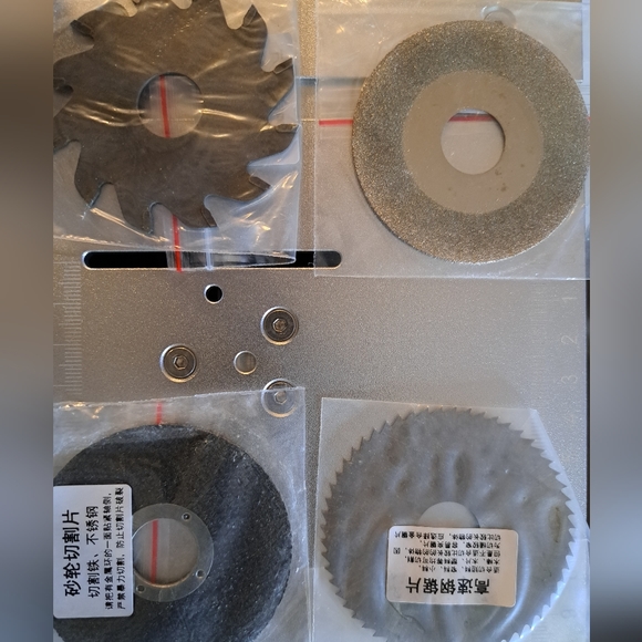 Mini table saw - Picture 2 of 9